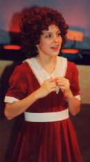 Photo of Julie Dubela playing Annie at the Seacoast Repertory Theatre